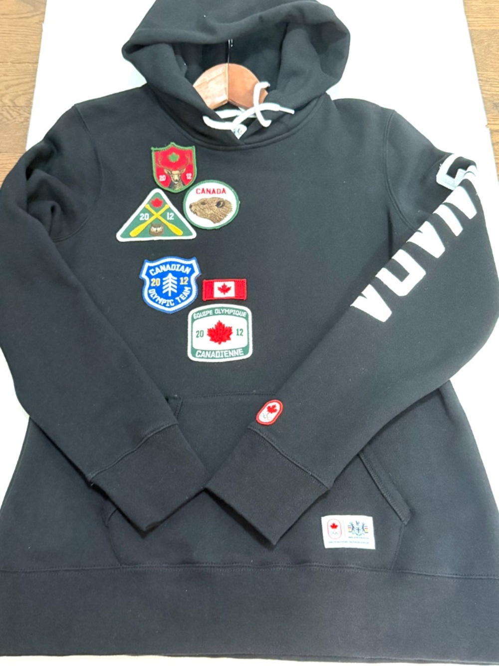 HBC Team Canada 2012 London Olympics Patch Hoodie - Women's Small - Picture 11 of 13